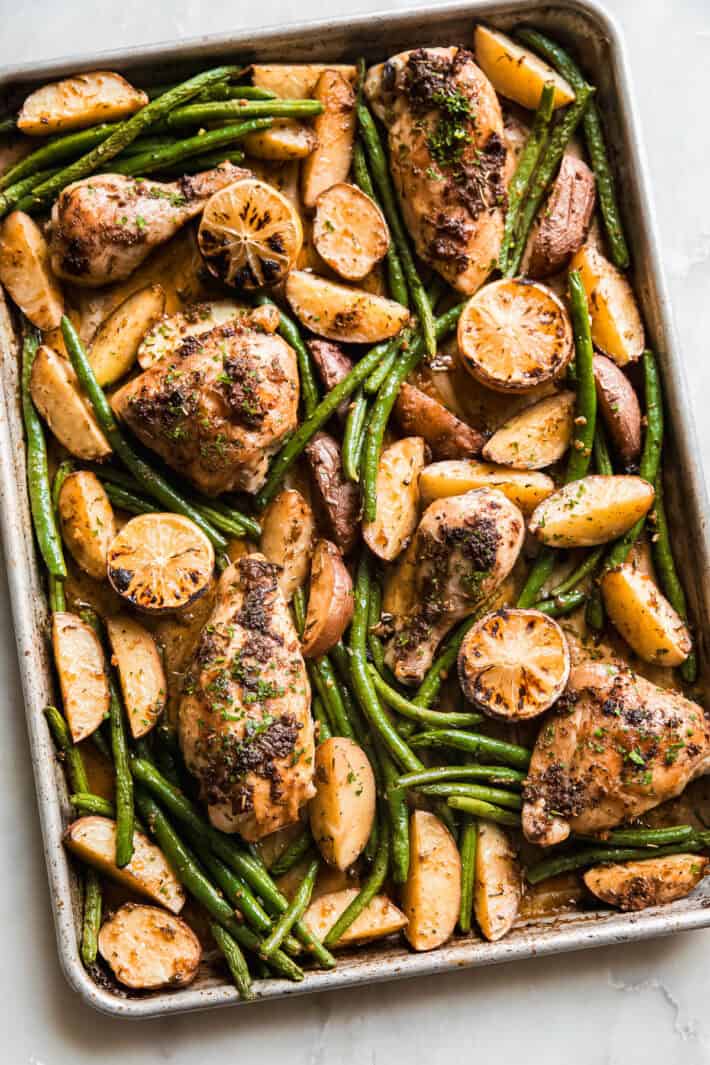 sheet pan with rosemary chicken, potatoes and green beans