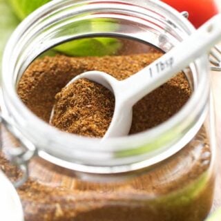 Big Batch Taco Seasoning - learn how to make a big batch of homemade taco seasoning that's good to use on all your recipes! #tacoseasoning #homemade #mealprep #tacoblend | Littlespicejar.com