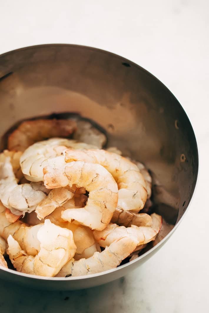 peeled and deveined shrimp in bowl
