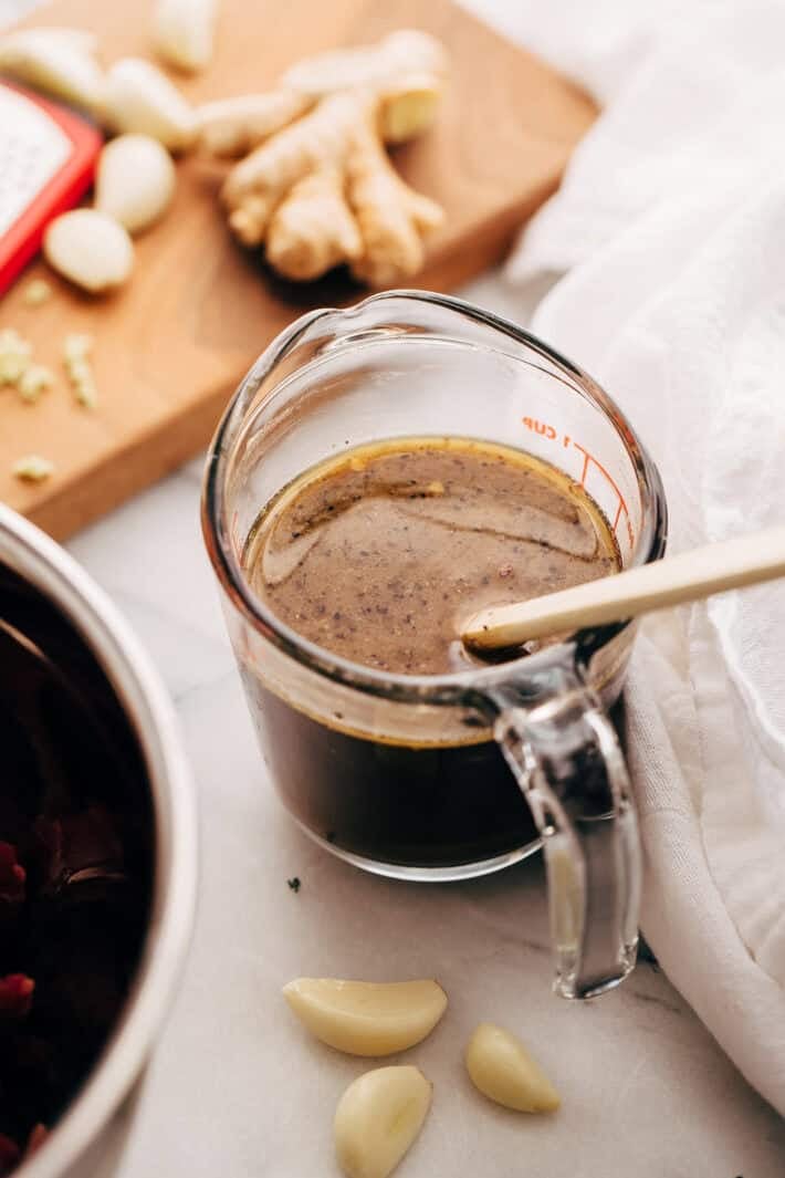 steak sauce in measuring cup
