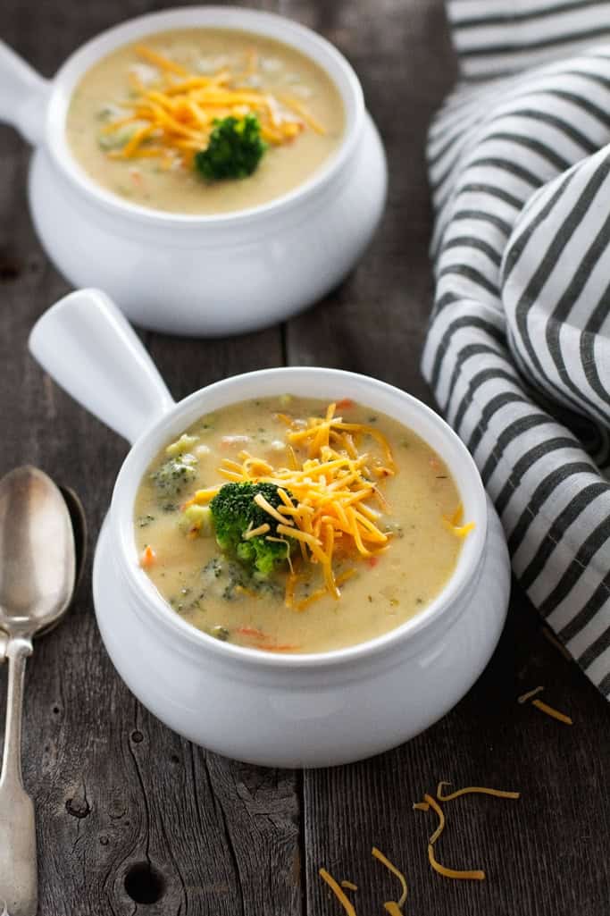 ˆCreamy Broccoli Cheese Soup